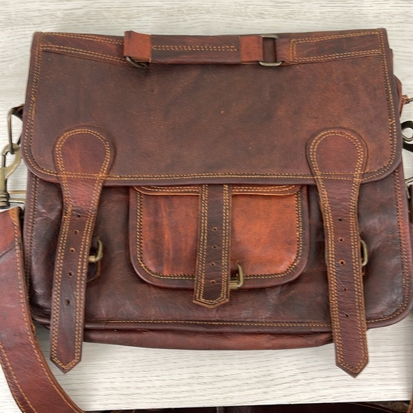 What Daisy Did Leather Messenger Bag - Picture 15 of 16